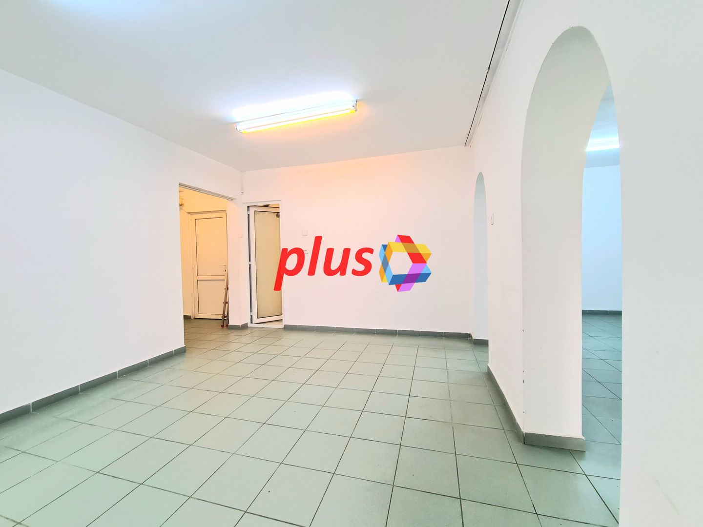 Spatiu comercial de închiriat Brașov -55 mp # plus-imo.ro - Poză 1