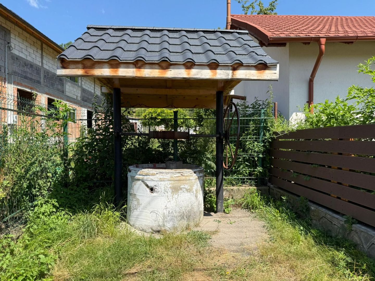 Vanzare casa cu 4 camere+anexe într-o zonă de poveste – Bezdead - Poză 20