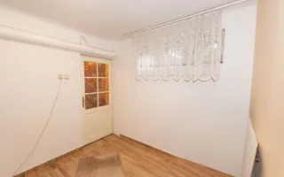 Casa de vanzare, 138 mpu, 244 teren, curte, garaj, Cartierul Domenii - Poză 22