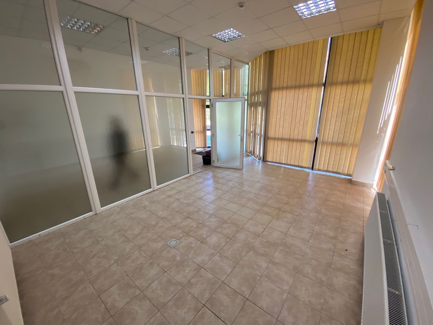 Cladire de birouri zona Olimpia Stadion  suprafață 1.100 mp - Poză 11