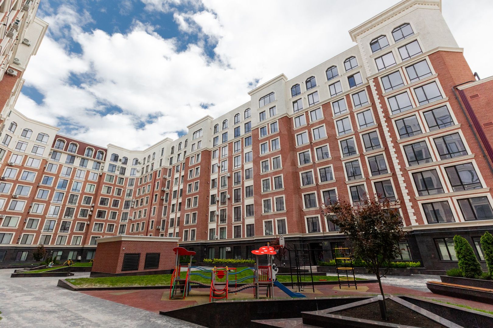 Chirie, 2 odăi + living, str. Avram Iancu, Centru - Poză 1