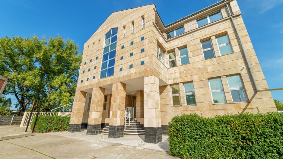 Spațiu pentru sediu firmă în clădire de birouri. - Poză 7