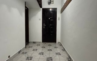 Apartament cu 3 camere și boxă în zona Complex KM5 - Poză 1
