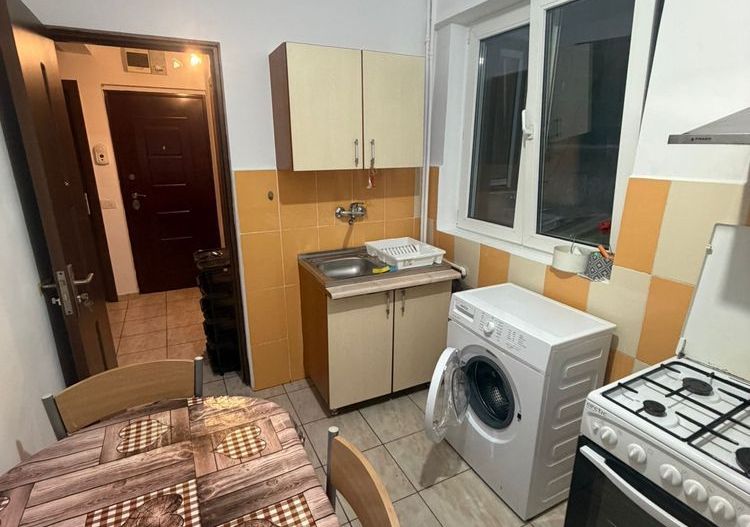 🔑 De Închiriat: 2 Camere Decomandat – Metrou Eroii Revoluției - Poză 3