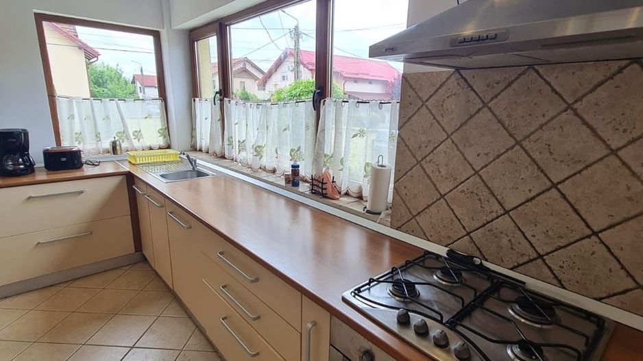 Vila spațioasă și recent renovată în Ghiroda! - Poză 80