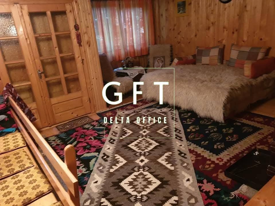 Casa de vacanta -Piatra Fantanele+900 mp. teren - Poză 5