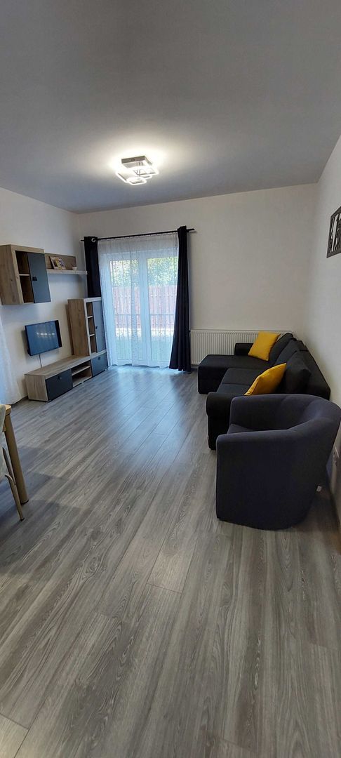 Inchiriez apartament cu 2 camere. - Poză 1