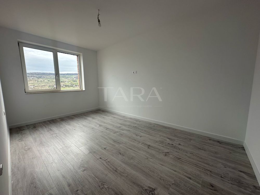 Apartament cu 2 dormitoare, balcon, 2 locuri de parcare subterane. - Poză 3