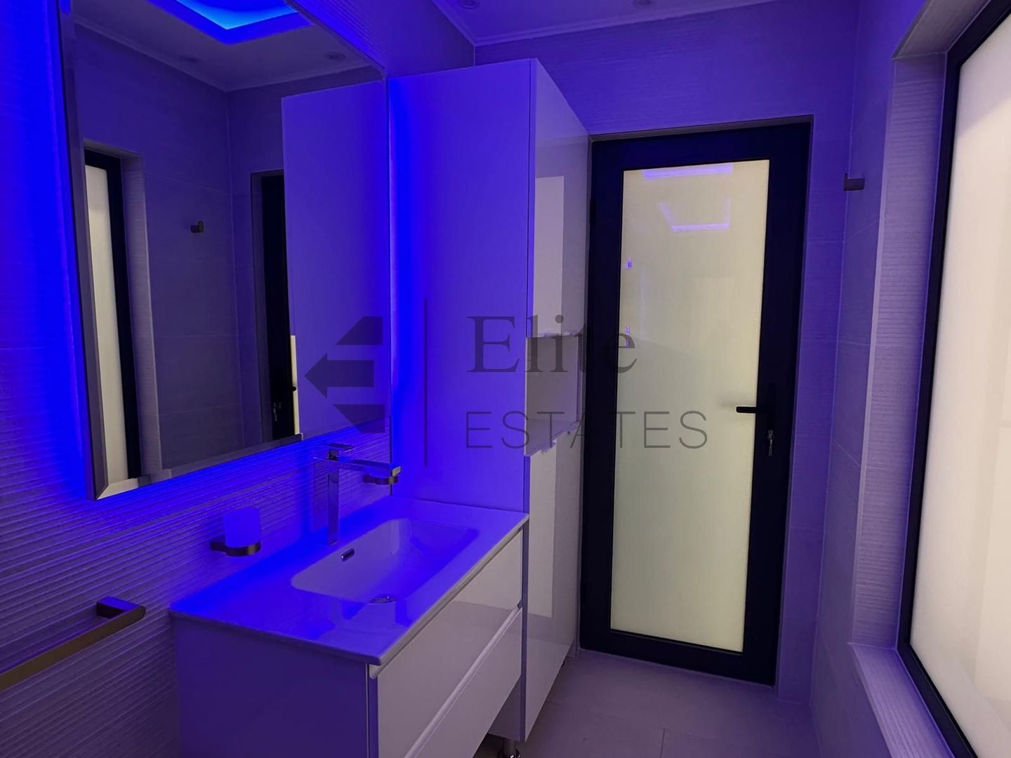 Salon lux de inchiriat in cartierul Nufarul, Oradea - Poză 9