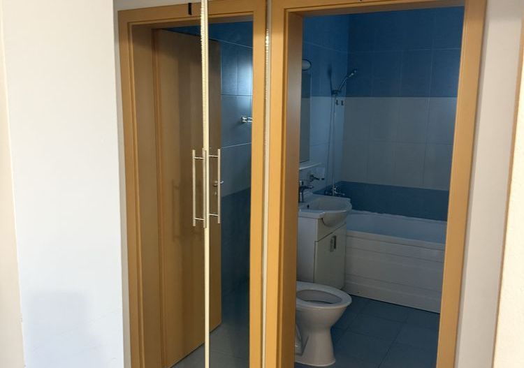 Apartament giroc central loc de parcare - Poză 6