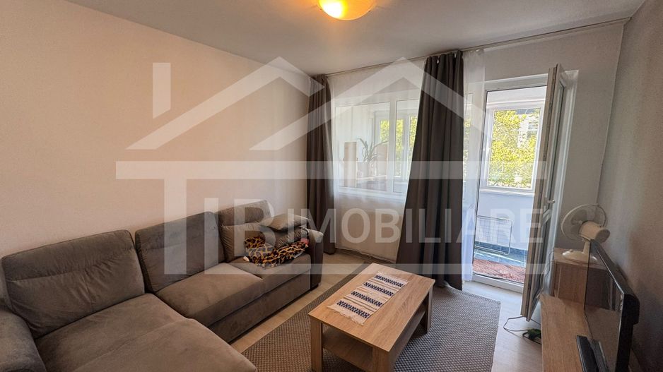 Apartament cu 2 camere, 50 mp, decomandat, Zona Aleea Carpati - Poză 1