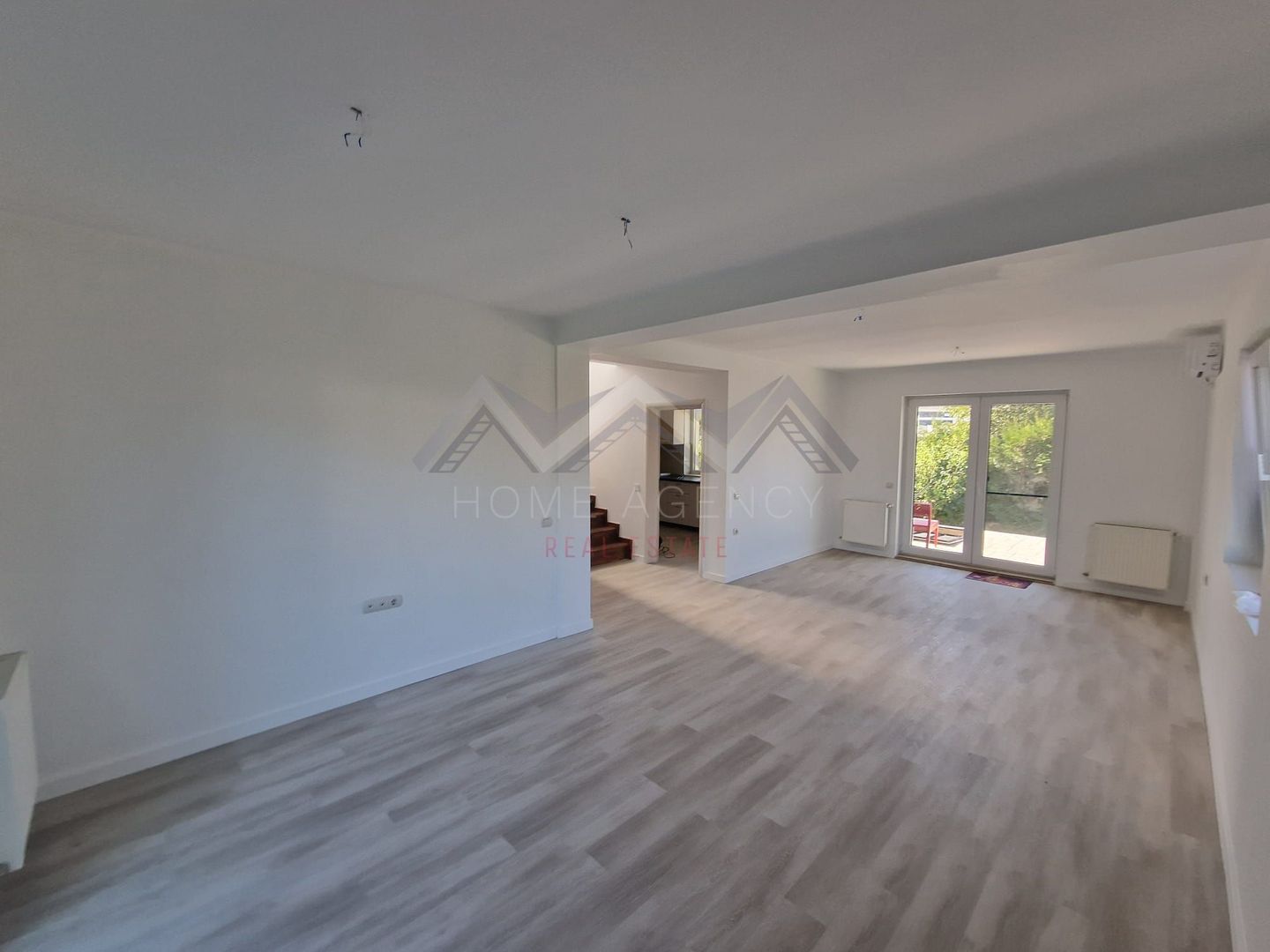 Casă P+1+pod mansardat nemobilată Otopeni - Tunari - Poză 5