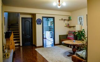 Casă complet mobilată P+1+M - Curte şi loc de parcare- - Poză 2