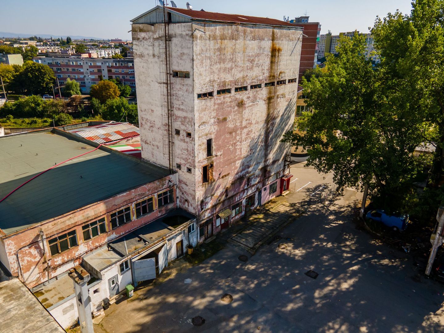 Clădire turn industrială - Poză 2