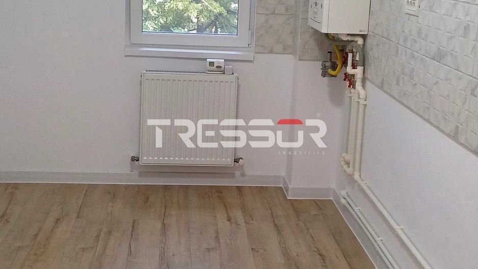 Apartament 2 camere decomandat, complet renovat, Trocadero - Poză 1