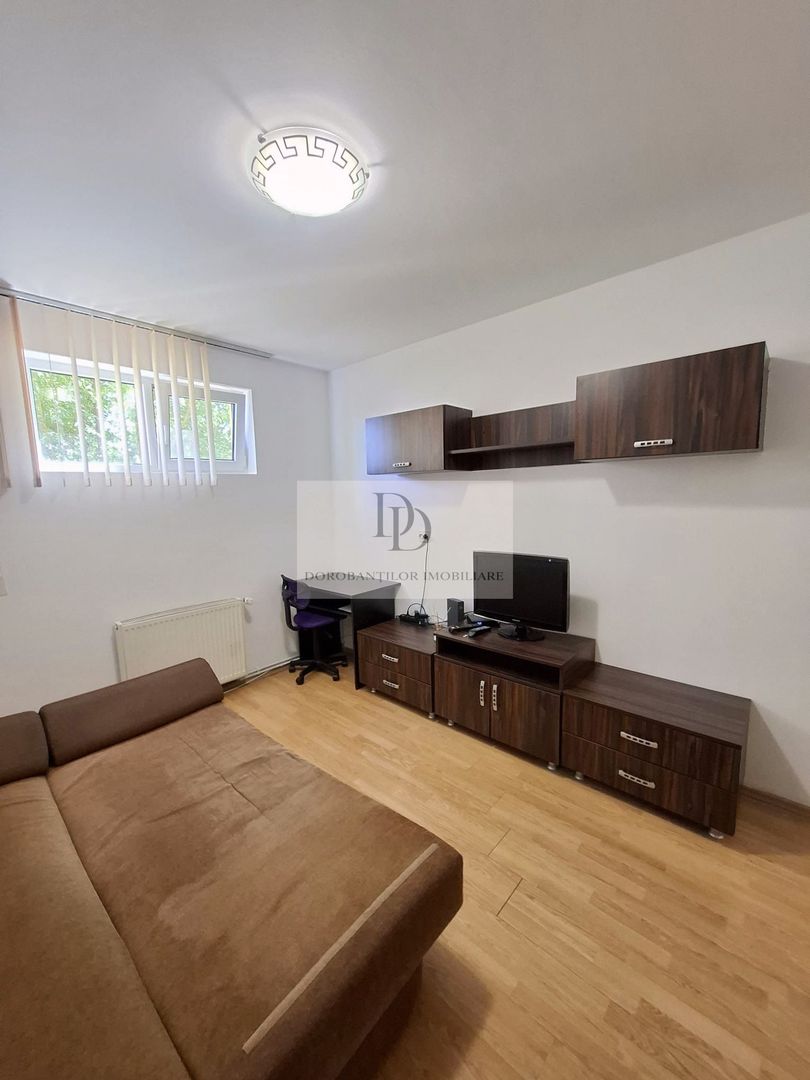 Apartament cu Potențial Investițional + Boxǎ | Zona Andrei Mureșanu - Poză 3