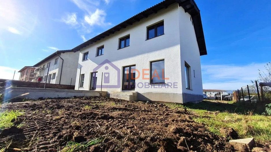 Duplex cu 4 camere si 250 mp de curte, in Selimbar - Poză 3