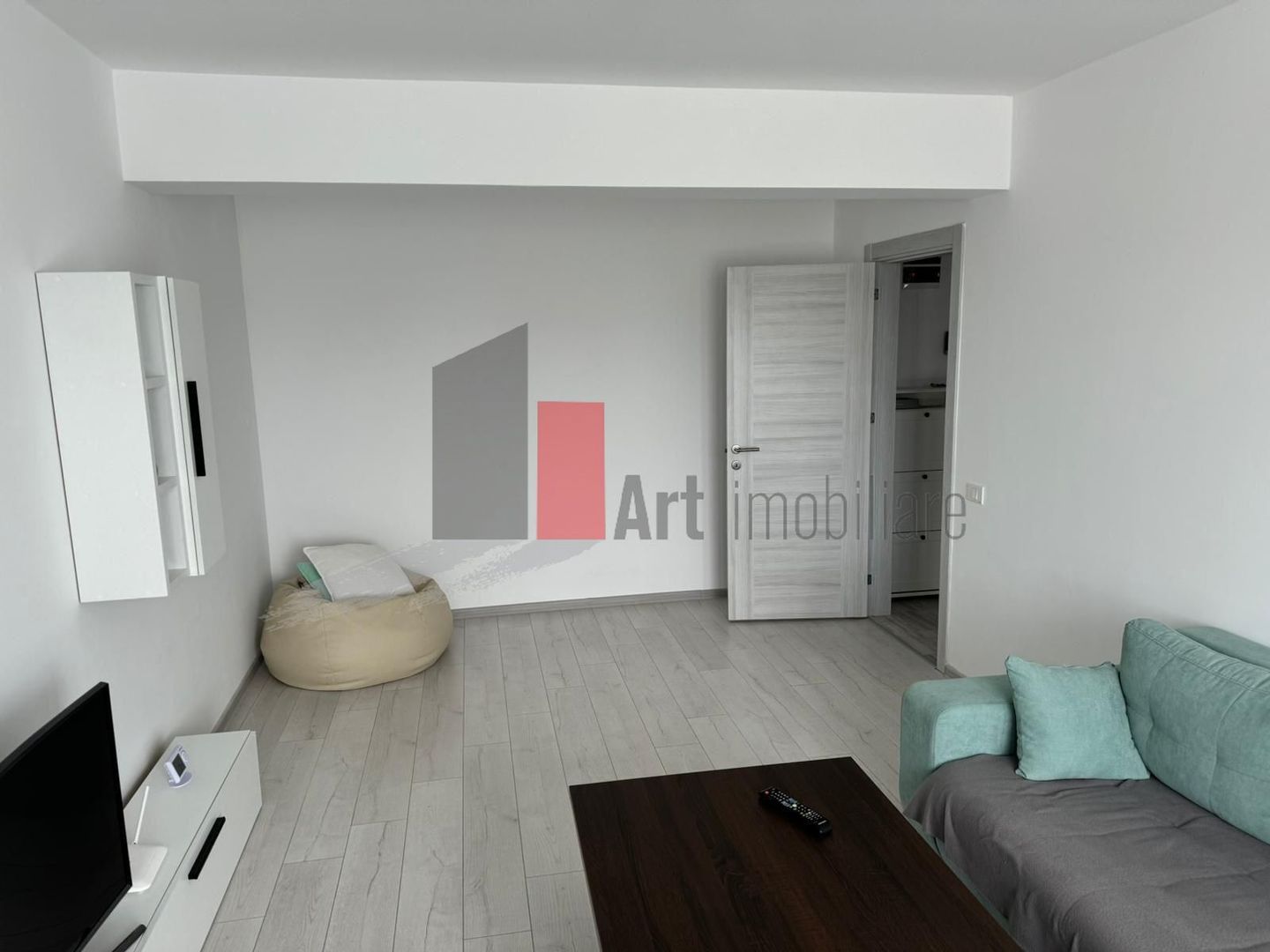 Apartament cu 2 camere de inchiriat-Aparatorii Patriei-cu centrala+loc parcare - Poză 2