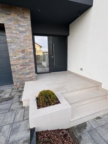 Duplex despărțit prin perete dublu/ Garaj - Poză 33
