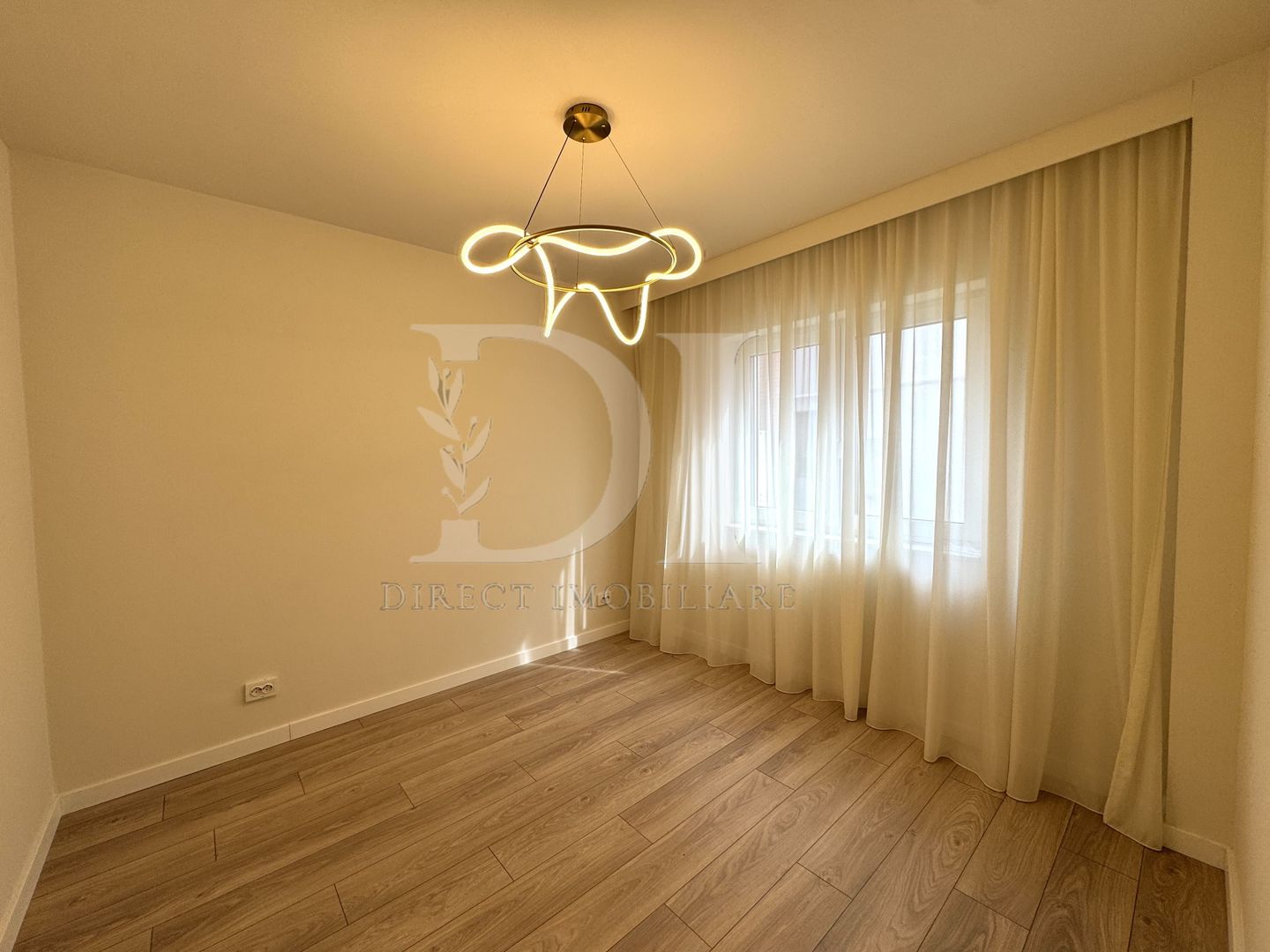 Casa ultramoderna| la cheie | 3 bai | gradina | terasa | parcare - Poză 43