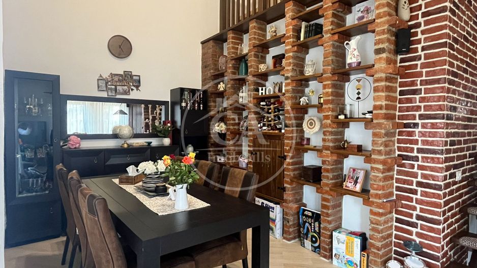 Casă P+subpantă cu 4 camere de vânzare în Cartierul Tineretului,Oradea - Poză 2