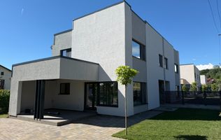 Casa de vanzare cu 4 camere | Premium | Nou | Moreni, Dambovita