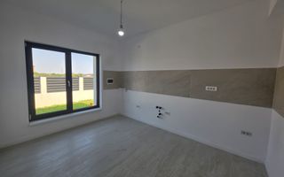 Vila 4 Camere | Curte amenajata - Poză 9