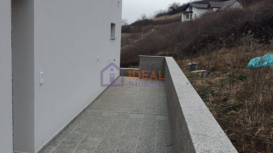 Casa Individuala Moderna cu 4 camere  si garaj, in Sura Mare - Poză 19