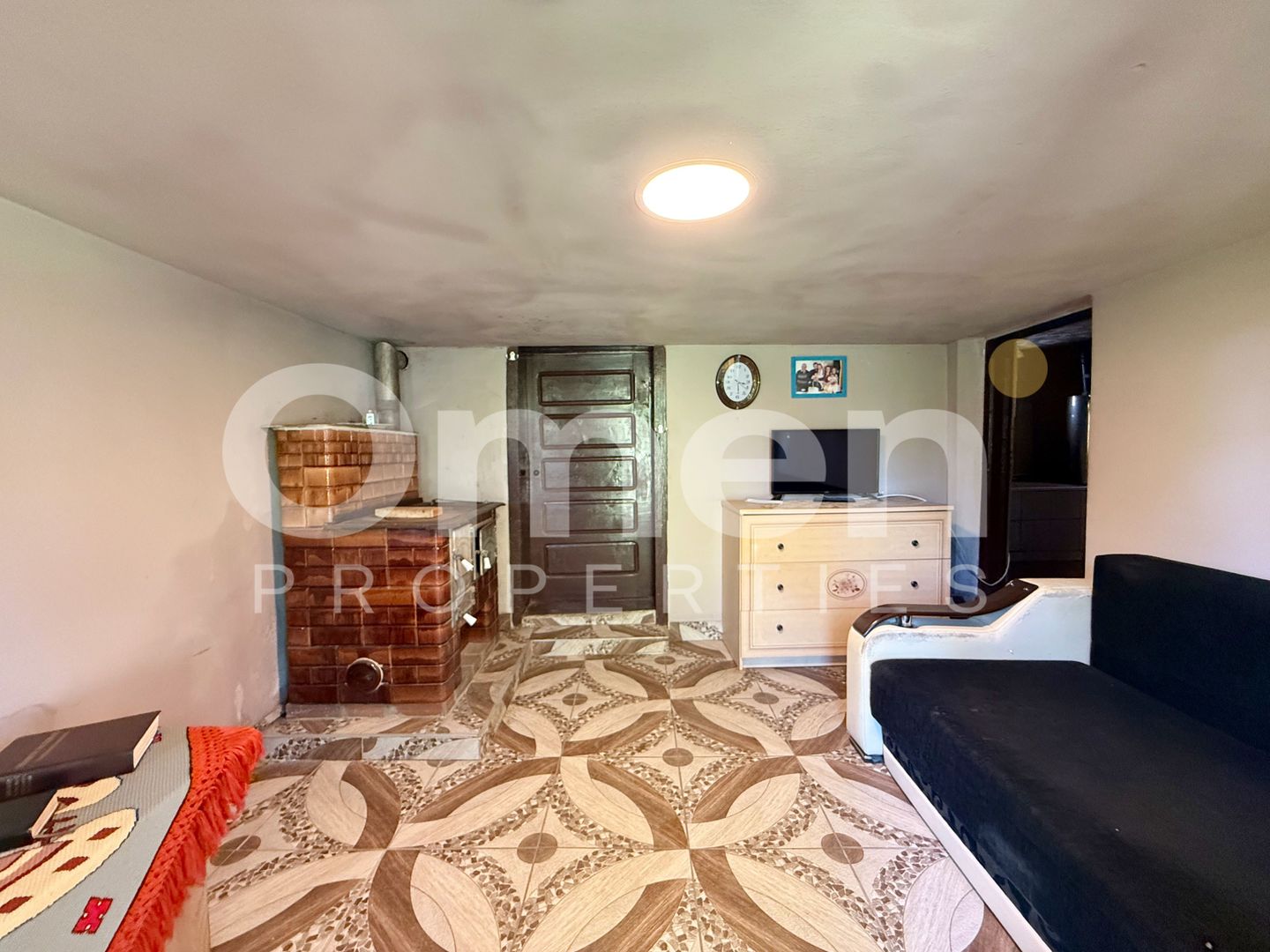 Casă la țară cu șură și grajd, în Vălenii Lăpușului – priveliște panoramică - Poză 10