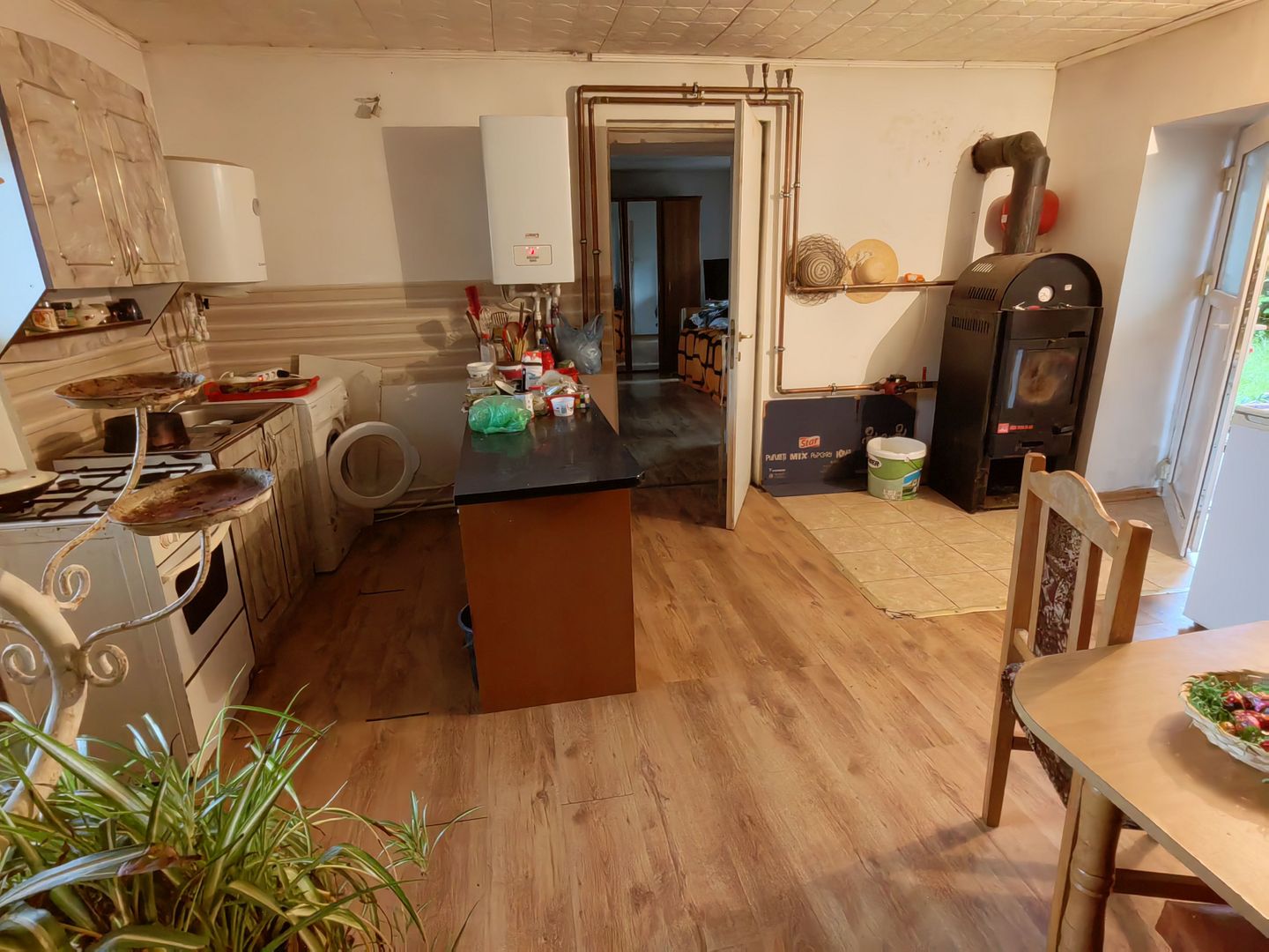 Casă 4camere+teren 719 m²central lângă izvoare de ape minerală Vâlcele - Poză 4