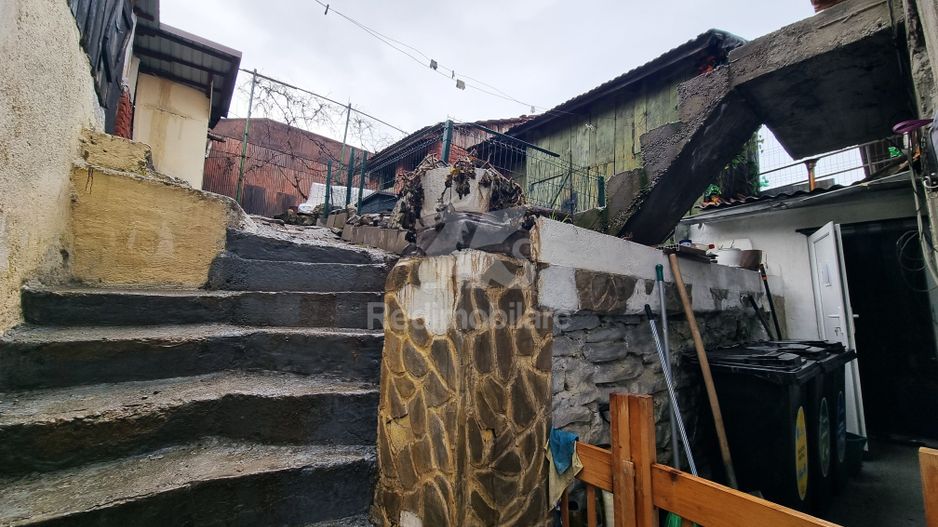 Casă funcțională, curte proprie, finisaje moderne - Poză 11