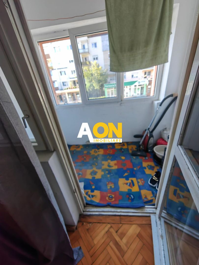 Apartament 3 Camere, Decomandat, Zona Cetate, Etaj 1 - Poză 16