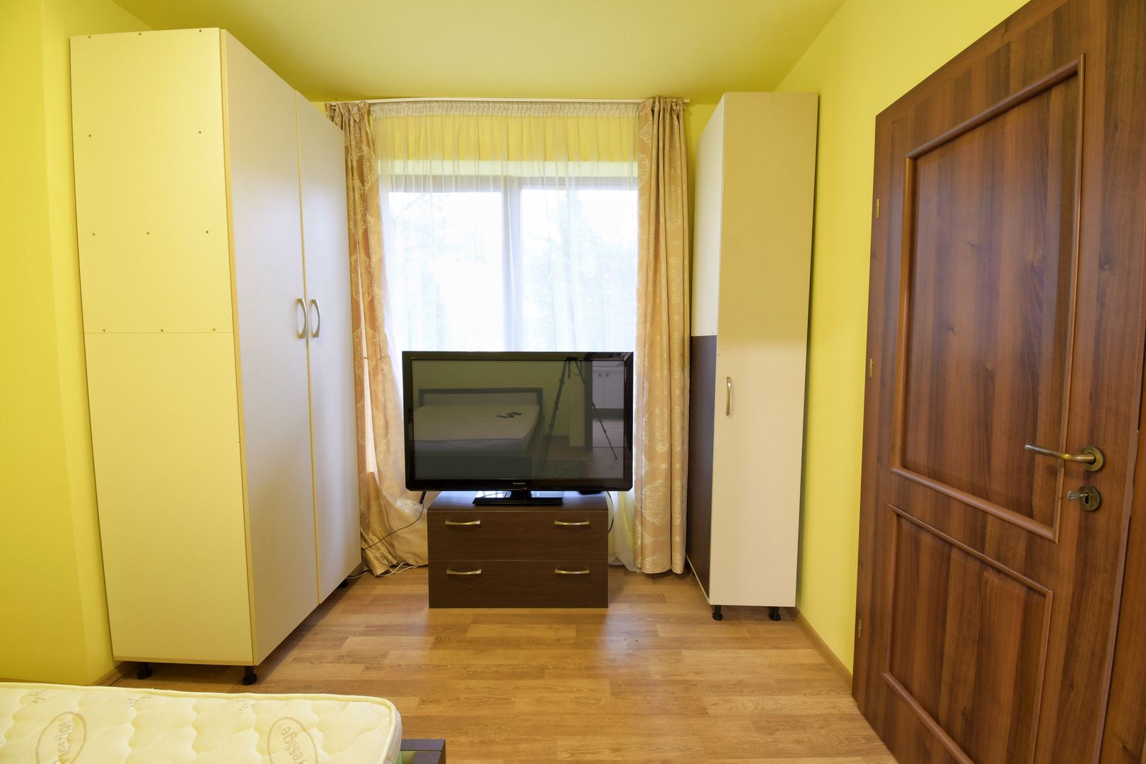 Casa cu 5 camere de inchiriat, zona Becas - Poză 9