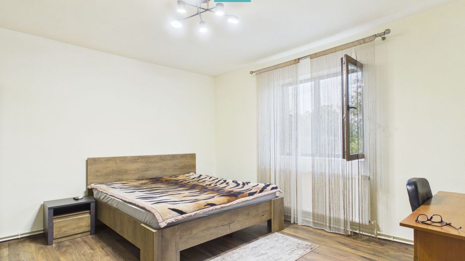 Casă cu 4 camere și teren de 5538 mp în Macea - Poză 5