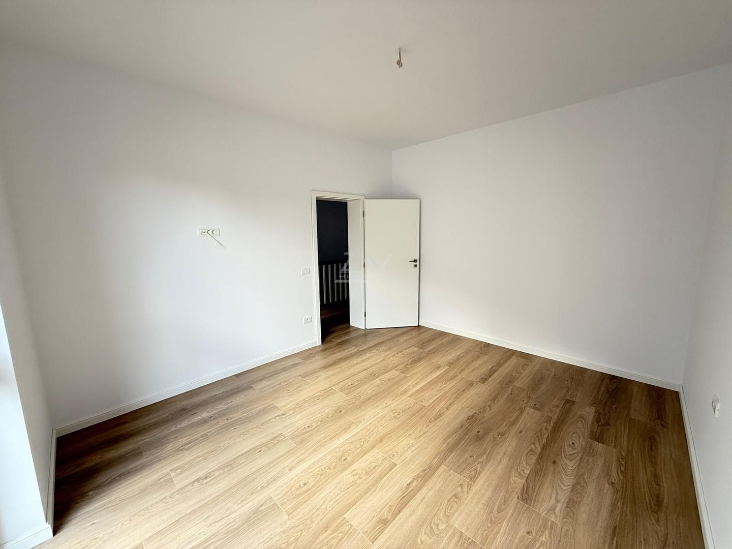 Locatie excelenta - langa Musicescu. 3 dormitoare. 2 locuri parcare. - Poză 16