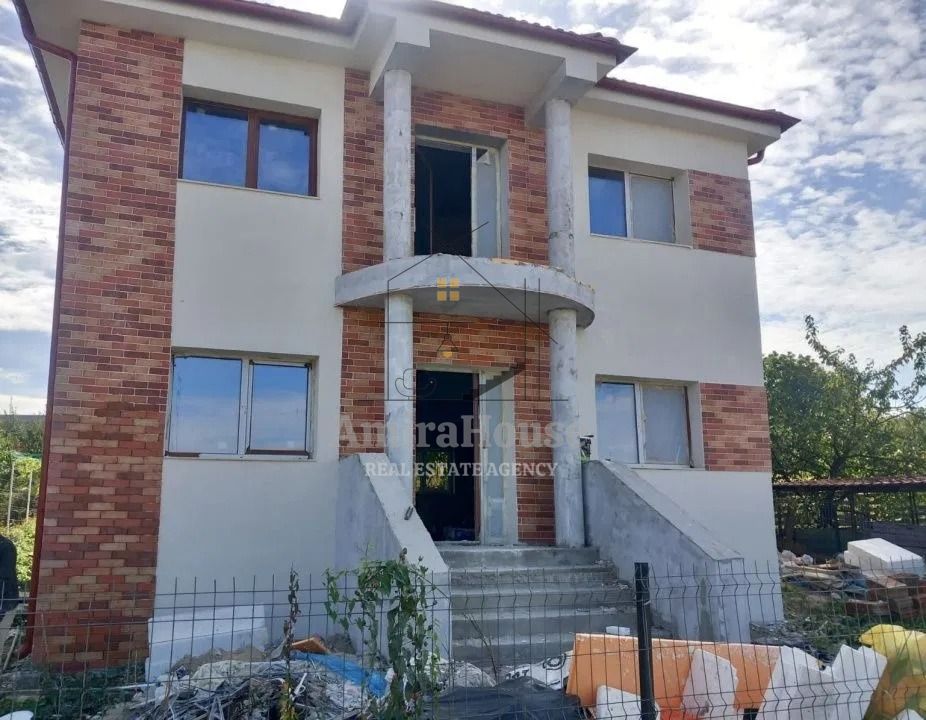 Casa individuala, teren 700 mp, semifinisata, Dezmir zona str Closca - Poză 1