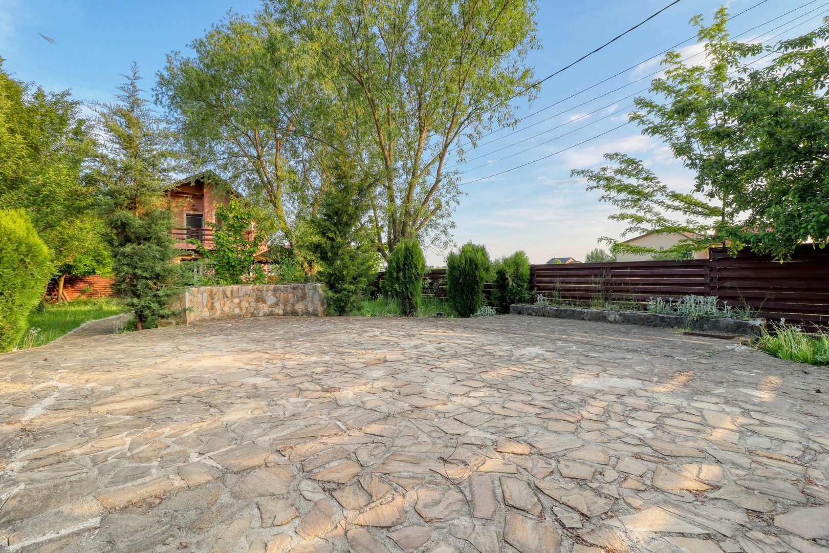 Vila individuala cu 589 mp teren, foisor si gradina superba | Darza - Poză 2