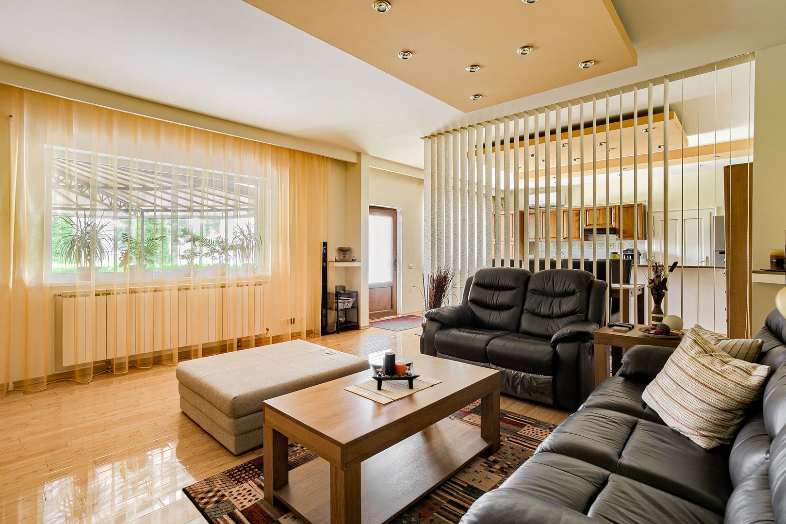 Casă Aradul Nou cu 5 camere și teren 2189 mp - Poză 2