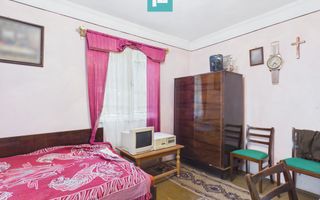 Casă cu 4 camere și teren de 2880 mp în Fiscut - Poză 4