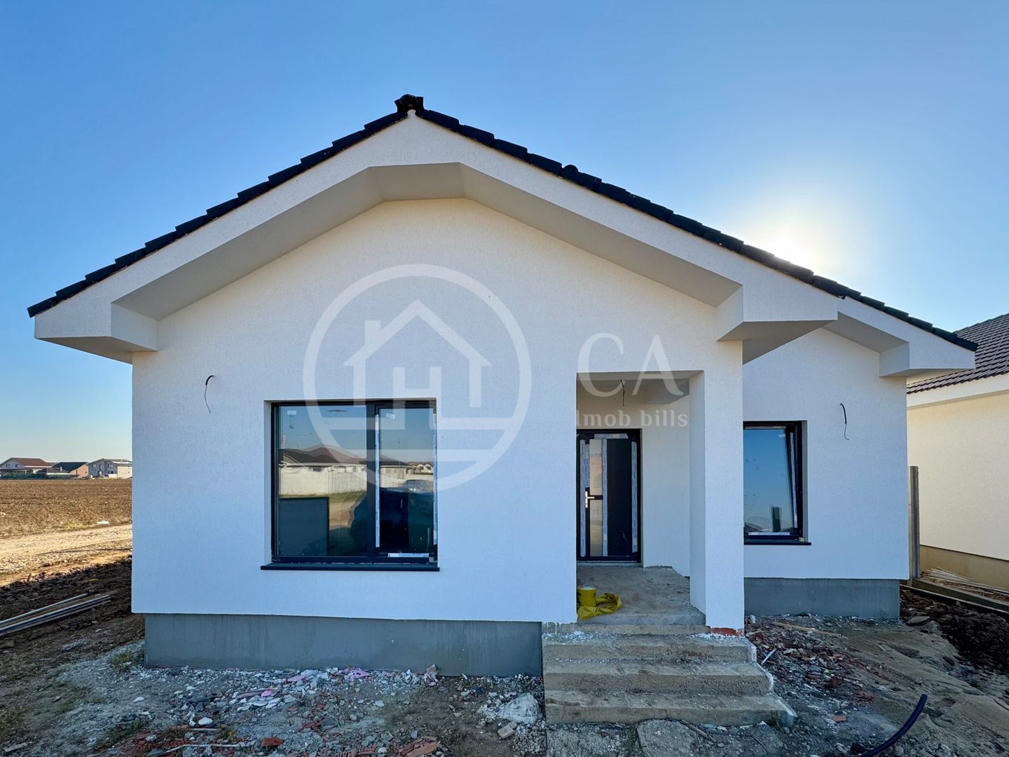 Casă de vânzare cu 4 camere in Sântandrei, Bihor - Poză 1