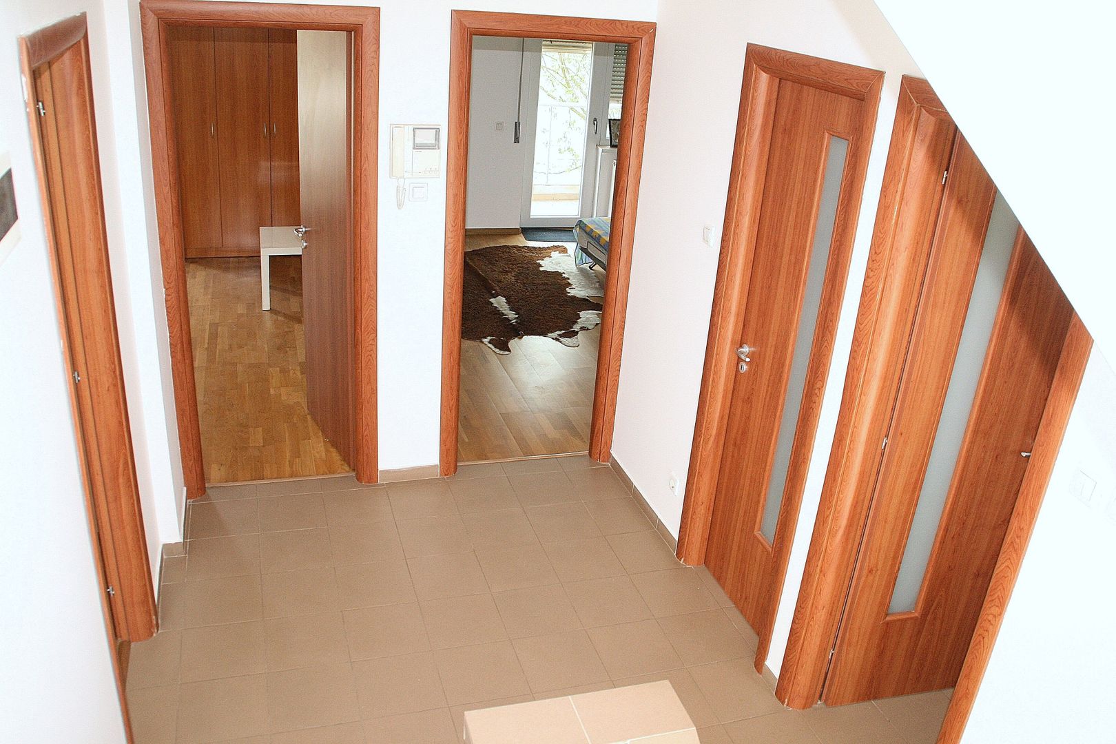 BRANESTI, cu deschidere la Balta Branesti, inchiriere vila 7 camere - Poză 14