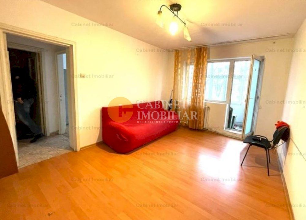 Apartament cu 3 camere - Etaj 1 - Zona Podu Ros - Poză 1