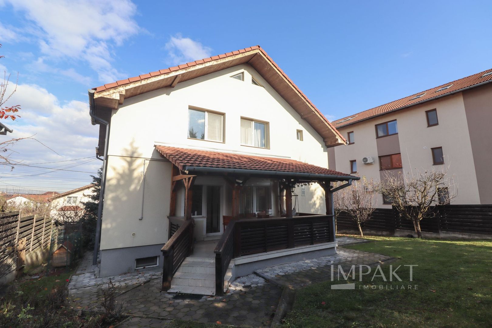 Vila moderna in Europa, curte spatioasa cu garaj! - Poză 9