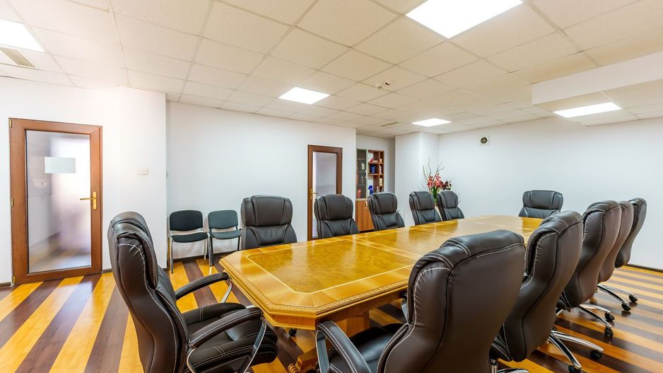 Cladire de birouri de inchiriat – 1032 mp - Poză 2