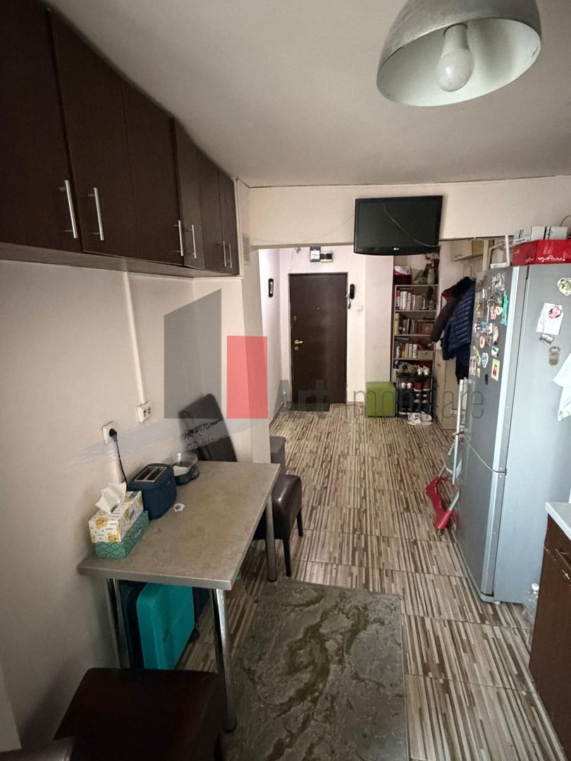 Apartament cu trei camere de vanzare-Crangasi-loc de parcare - Poză 8