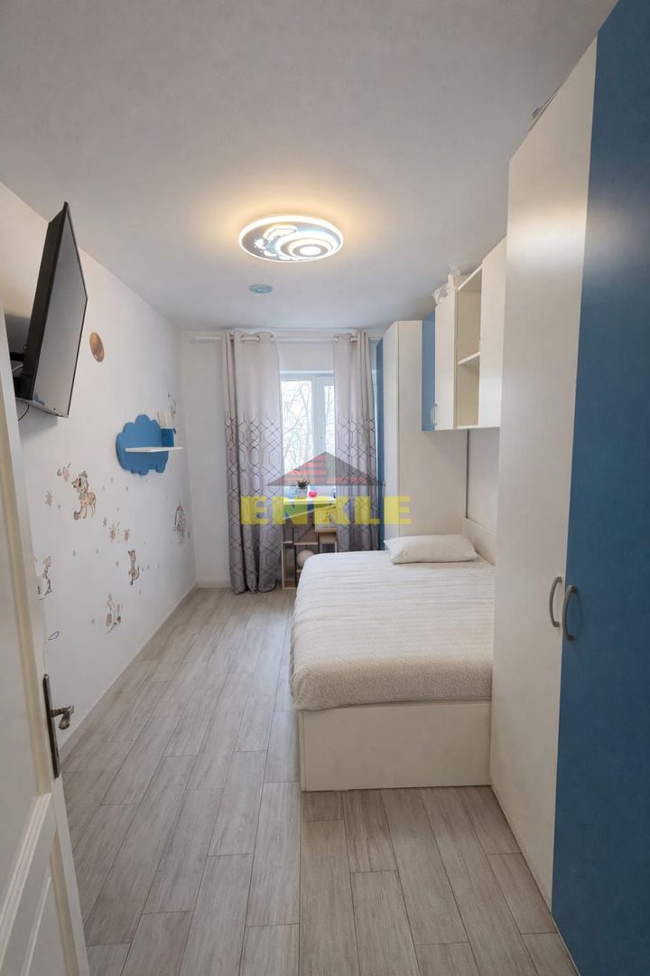Apartament 4 camere DECOMANDAT – Ultracentral, Bd. Mihai Eminescu - Poză 3