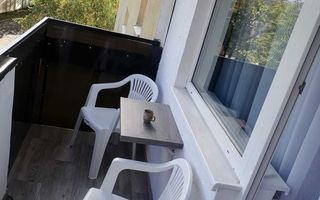 Apartament de inchiriat, 3 camere, decomandat, 2 bai, zona UMF - Poză 2