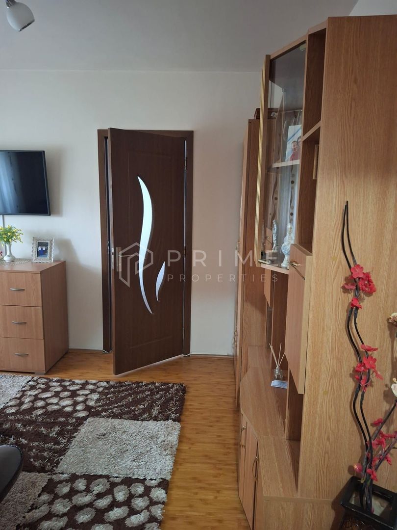 Apartament reconfigurat la 2 camere spațioase – Etaj 1 - Poză 3
