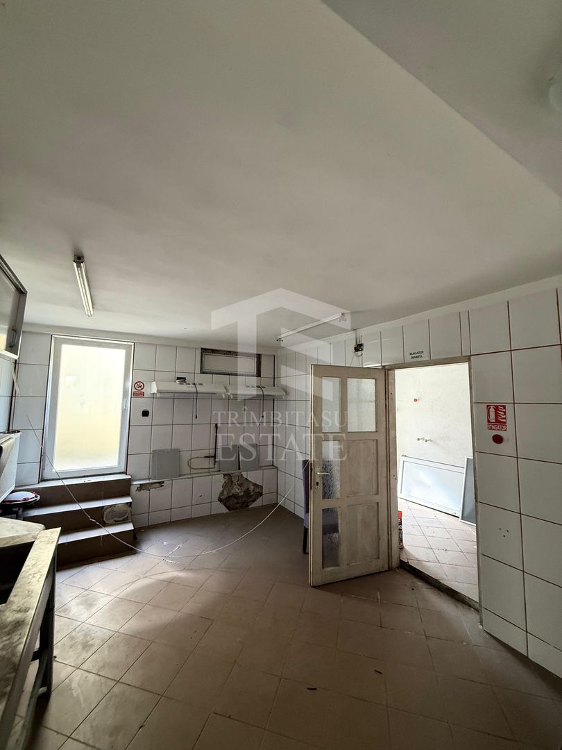 DE INCHIRIAT - SPATIU COMERCIAL CHIAR IN FATA PRIMARIEI SNAGOV - Poză 25