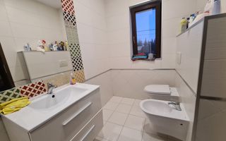 Duplex cu 4 camere, 3 bai, garaj si teren de 600 mp langa Mosnita Noua - Poză 17